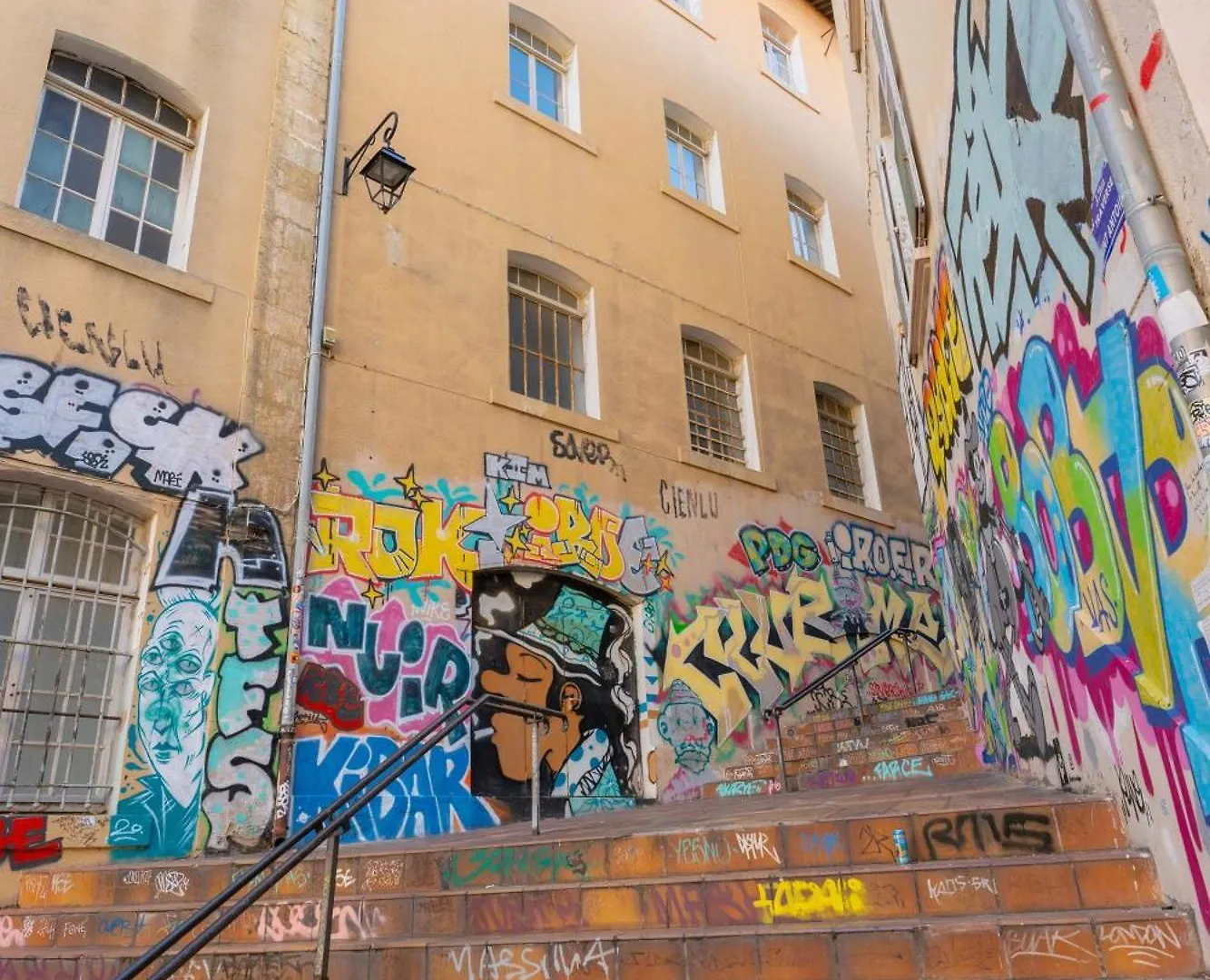 Appart Spacieux Au Coeur Du Panier Marseille